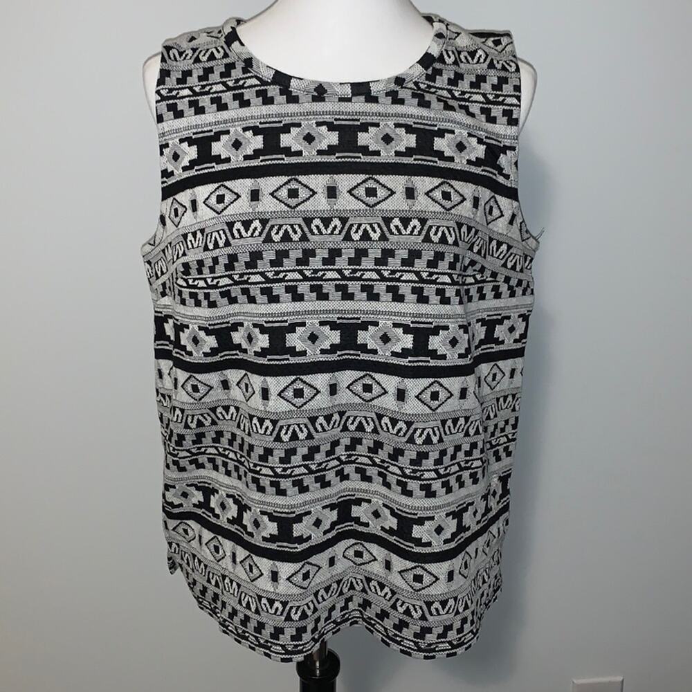 Old Navy Aztec Print Cutout Sleeveless Tank Top Sz L
